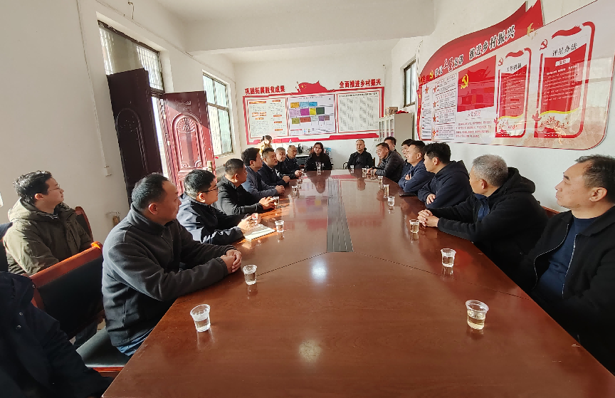 基建处直属党支部赴校定点帮扶村开展主题党日活动